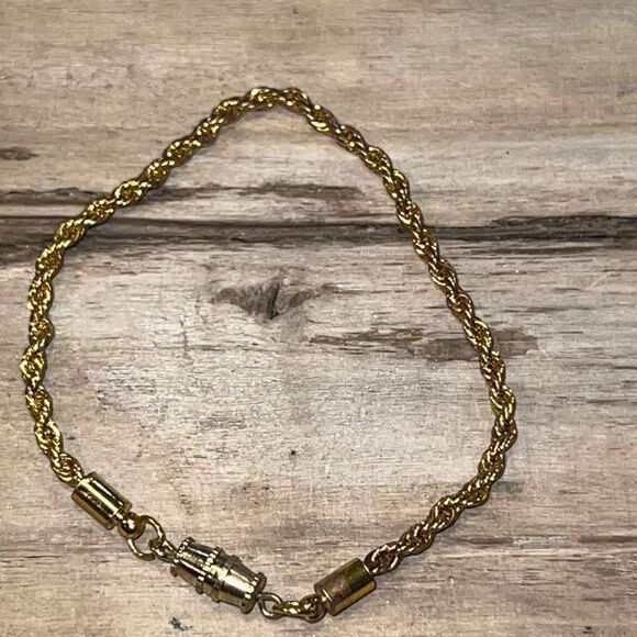 Gold Tone Rope Tennis Bracelet 71/2” Long - Picture 6 of 8